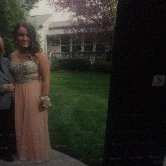 PROM DRESS - Picture 3 of 3